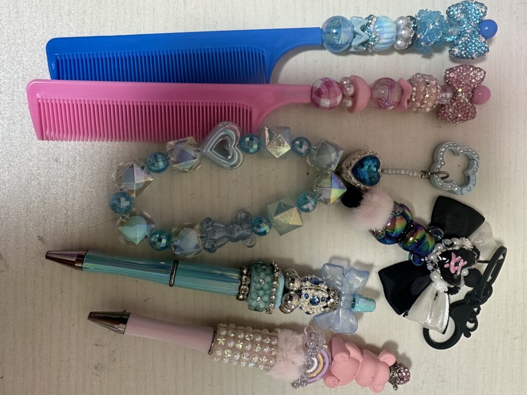 ビーズ1すくい選べるカスタム品のおまけ付き500円