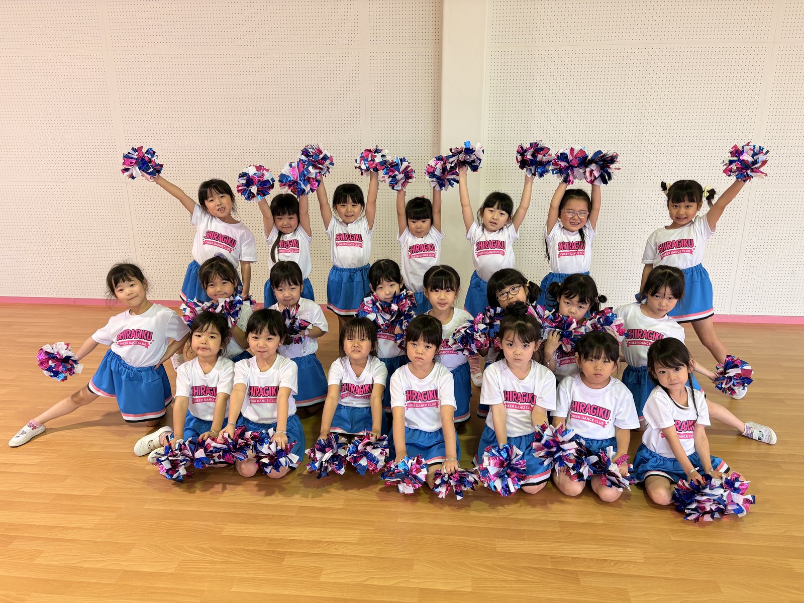 川口しらぎく幼稚園チアダンスの写真