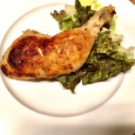 骨付き鶏もも肉の香草ガブリチキン
